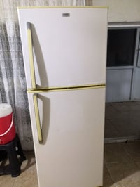 ثلاجة بيع عطل ما كو يجي ثلج سعر 50الف مجال رقم 07517549943