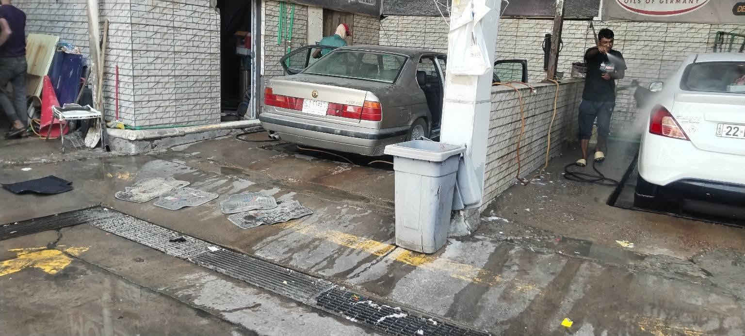 سلام عليكم شباب بي ام للبيع مكفوله من الحادث والضربه رقم واسط عندي وكاله عامه الي حق التحويل تجي تاخذ السياره وين مايعجبك احولك مشروع وطني السعر 55 وبيها   او المراوس بتكسي  مكانه بصره مجال باقي التفاصيل خاص او الاتصال على الخط بي واتساب ***********
