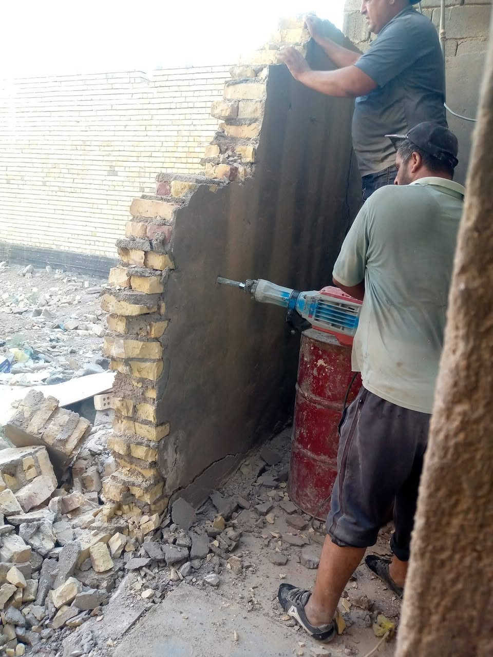 سلام عليكم 
شغل تفليش ارضيه + صبه + جدران 
وشغل تصعيد مواد كادر عمل موجود 
شغلي فقط محافظة بغداد سعر مناسب 

هذه رقمي ‏‪***********‬‏ اتصال 

خادمكم فقط الاتصال كادر ابو علي
