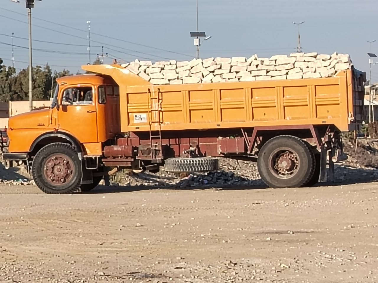 حجر وجص ورمل الاستفسار على الرقم الهاتف ***********
