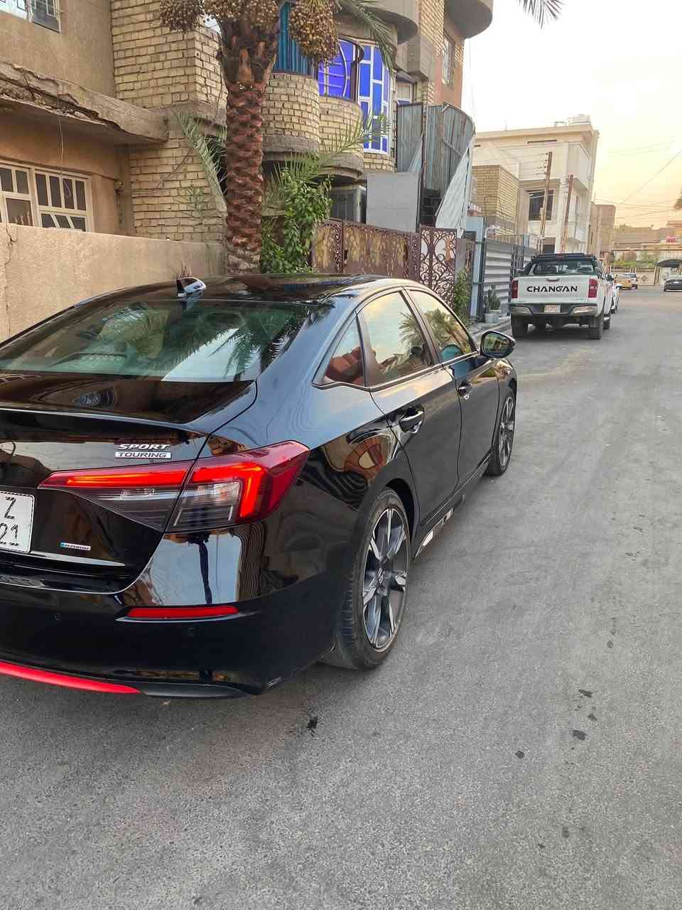 هوندا سيفك2025هايبرد سبورت تورنك اعلى فئه ماشي35الف كيلو حادث امامي سحب باللغد الايمن ومبدل باب خلف سائق السعر145وبيها مجال مكان بغداد الغزاليه ***********بيع او مراوس

