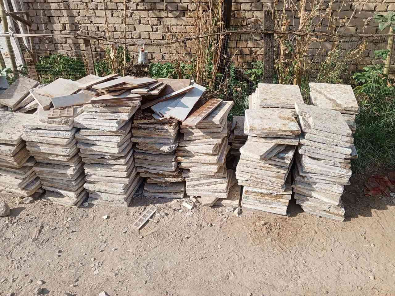 وجبة كاشي مستعمل للبيع بسعر مناسب جداً!

نظيف وجاهز، يناسب للسطح، الحوش، أو الكراجات.
رقم الهاتف لاستفسار 📱‏‪***********‬‏

