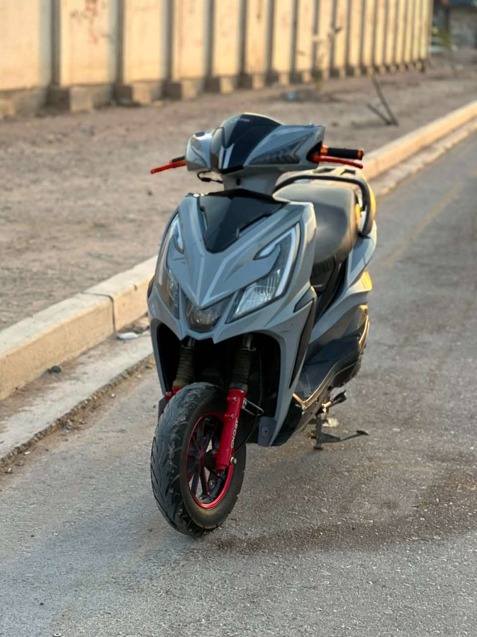 للبيع دراجة  تايوان 🛵🔥
دراجة نظيفة ومرتبة، مثل ما موضح بالصور، جاهزة للاستخدام وما تحتاج شي.
🔹 حجم المحرك: 125 سي سي
🔹 اللون: رصاصي / أسود
💰 السعر: 750 ألف دينار
🤝 قابل للتفاوض بالمعقول 

📍 المكان: البصرة / الزبير
📞***********
