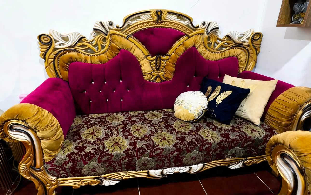 ✨ للبيع طخم قنفات ملكي فاخر ✨
إذا تبحث عن الفخامة والرقي، فهذا الطقم هو الخيار المثالي لمنزلك.
تصميم ملكي أنيق، جودة ممتازة، وحالة نظيفة وجاهزة للاستخدام، يضيف لمسة فخامة لأي مجلس أو غرفة استقبال.

💰 السعر مناسب ويوجد مجال بسيط للمناقشة.

📞 للاستفسار ومعرفة جميع التفاصيل والتواصل:
***********
