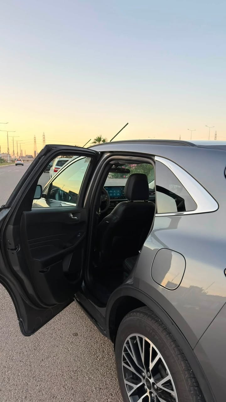 2025 𝐅𝐎𝐑𝐃   Hybrid 

🚨رقم اربيل +هزة وسنوية 2027
فورد. سكيب موديل : 2025 هايبرد بلگن بدون صبغ

محرك 2500 بانزين -كهرباء

اللون : نفطي  

عداد المسافة : 11  الف كم فقط

  مـــواصـــفات 

عدادات الكــــترونــــي

شاشه ايباد جبيره تدعم كار بلي وخرائط

بصمة ابواب

بصمة تشغيل

شاشة دشبول ديجيتال

كــــاميــــرا 

كير ماوس 

هاند بريك بصمة

اوتو هولد : 𝐀𝐔𝐓𝐎 𝐇𝐎𝐋𝐃 

اوتو ستوب : 𝐀𝐔𝐓𝐎 𝐒𝐓𝐎𝐏

رادار امامي (تحديد مسار)

رادار جانبي  (نقاط عمياء)

رادار خلفي (التحذير من الاصطدام)

حساسات خلف

 نظام قيادة  رياضي واقتصادي وزلق 

تحكمات استيرن

🚨 السيارة بيها بارد بالجاملغ الخلفي فقط كلشي بيها بلادي 

مكان السيارة : 🚨الفلوجة

السعر 187$ 

***********
