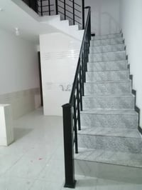 بيت للايجار • ١٠٠م • طابقين
