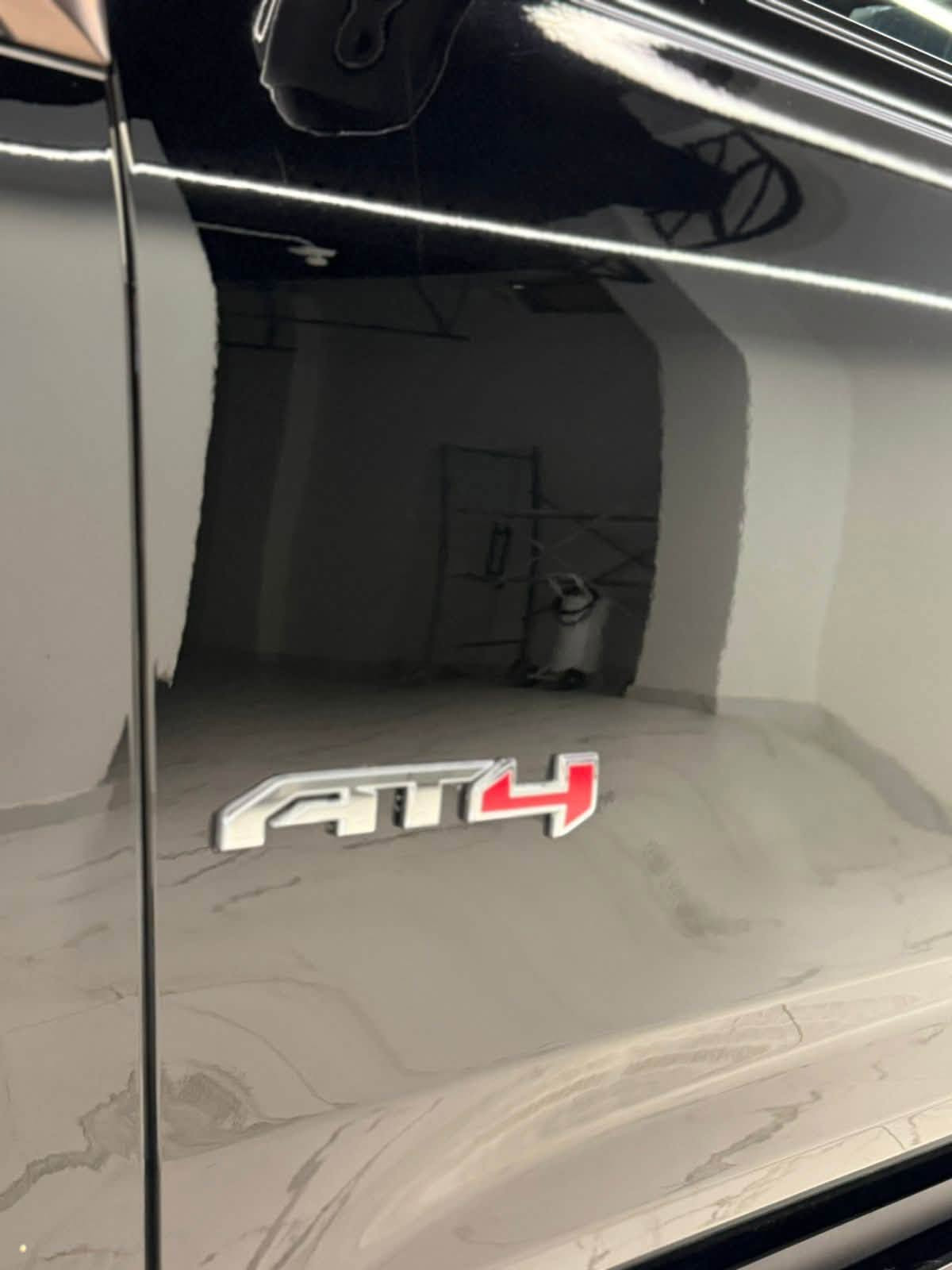 توفرت لدى شركه المهند جمسي يوكن  AT4
للتواصل ع رقم 
*********** 

نور مؤيد

نص مكتوب في الصور:
- GMC GMC | YUKON | AT4 Engine: 6.2 L / V8 EcoTec3 / Gasoline Horsepower: 420 HP Torque: 623 N.M Transmission: 10 Speed Automatic Drive: AWD Tires: 275 / 60 R20 with Alloy wheel Model Year/ 2026 • Premium Genuine Leather Seats. • 16-Way Power Front Seats with Massage Function. • Heated & Ventilated Front Seats. • Magnetic Ride Control Suspension. • Four-Corner Adaptive Air Suspension. • Up to 2 Inches of Vehicle Lift For Off-Road Driving. • 16.8-Inch Center Display & 11-Inch Driver Display. • 8-Inch Rear Climate Control Touchscreen. • Power-Folding Side Steps. • Hands-Free Power Liftgate. • Bose Premium Audio System with 18 Speakers. • Super Cruise Hands-Free Driving Technology. • Night Vision System. • HD Surround Vision Cameras with 9 Viewing Angles. • Comprehensive Driver Assistance Systems for Parking & Maneuvering. • Panoramic Sunroof. المحرك: 6.2 لتر/ 8 سلندر بنزين القدرة الحصانية: 420 حصان العزم: 623 نيوتن متر ناقل الحركة: 10 سرعات القيادة: نظام دفع رباعي الاطارات: 275 / 60 R20 مع عجلات من الألمنيوم سنة الصنع/ 2026 • مقاعد جلد طبيعي فاخر. • مقاعد اماميه كهربائية ب16 وضعية مع خاصية المساج. • تدفئة وتبريد للمقاعد الامامية. • نظم التحكم المغناطيسي بالتعليق. • تعليق هوائي متكيف بأربع زوايا. • امكانية رفع المركبة للطرق الوعرة بما يصل الى 2 انش. • شاشة عرض مميزة قياس 16.8 بوصة وشاشة سائق 11 بوصة. • تحكم خلفي بالمناخ عبر شاشة لمس 8 بوصة. • دواسات جانبية كهربائية قابلة للطي. • باب خلفي يعمل بالاستشعار. • 18 مكبر صوت فاخر من بوز. • مثبت سرعة سوبر بدون استخدام اليدين. • نظام الرؤية الليلية. • كاميرات ورؤية محيطية عالية الدقة 9 زوايا. • مجموعة أنظمة متكاملة لمساعدة السائق على الركن والمناورة. • فتحة سقف بانورامية.