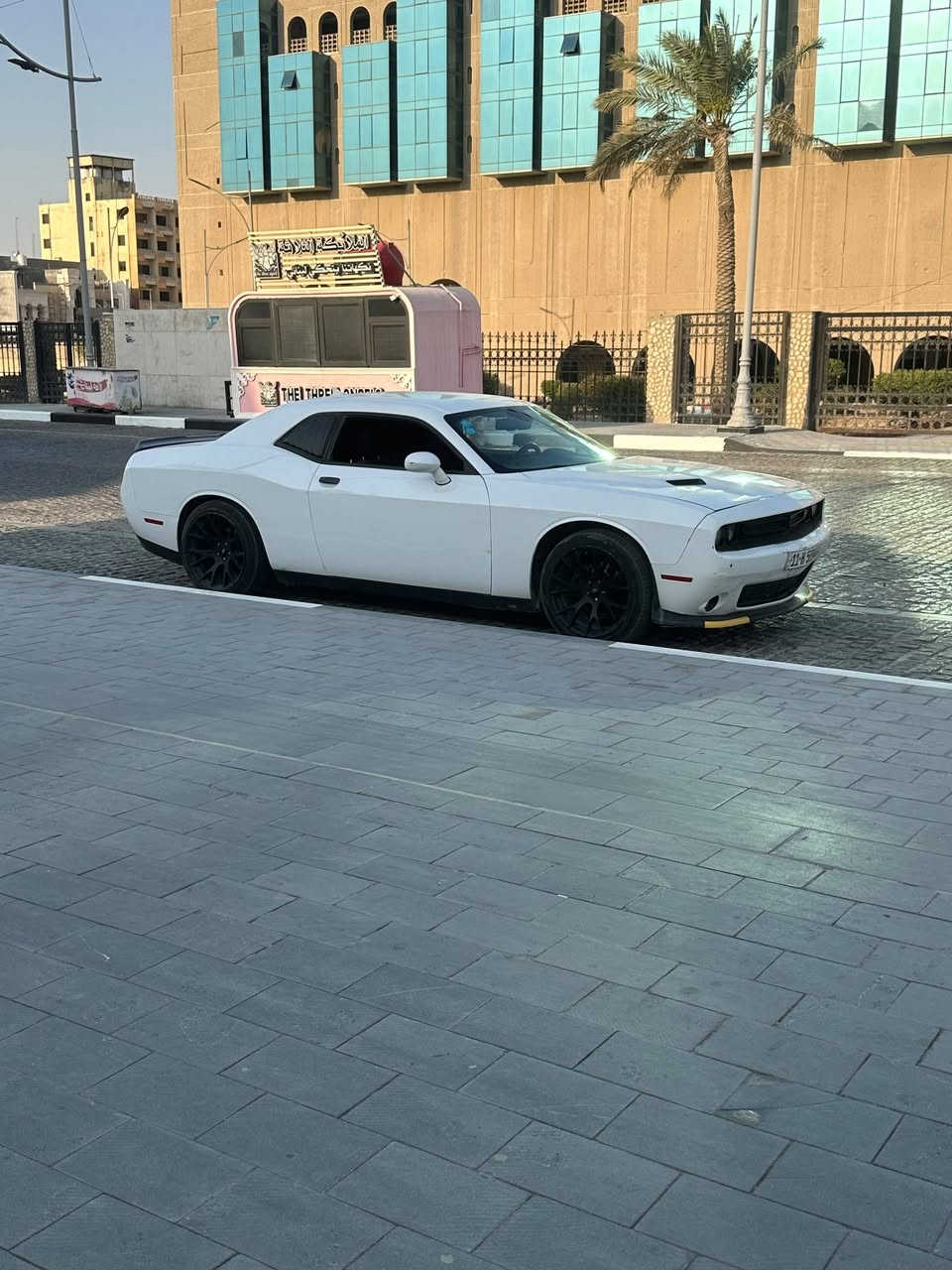سلام عليكم اخوتي مستعجل ع البيع بدون مراوس بيع فقط جالنجر ١٨ بيها بارد بالجاملق الخلفي وصار بيها ضرر روس الشواصي خسفه بسيطه كلش بدون ايرباك البنيد مفتوح وراجع نفسه علمود تقسيم نفتح بدون قطرت صبغ نواقصها بيها الوسطيات مال الكزوز يخرخشن والصدر ٧٠ % الباقي جاهز رقم بغداد بأسمي تحويل مباشر مكان السياره بصره للاستفسار اكثر اتصال او واتساب *********** السعر ١٤٠ وبيها مجال بسيط
