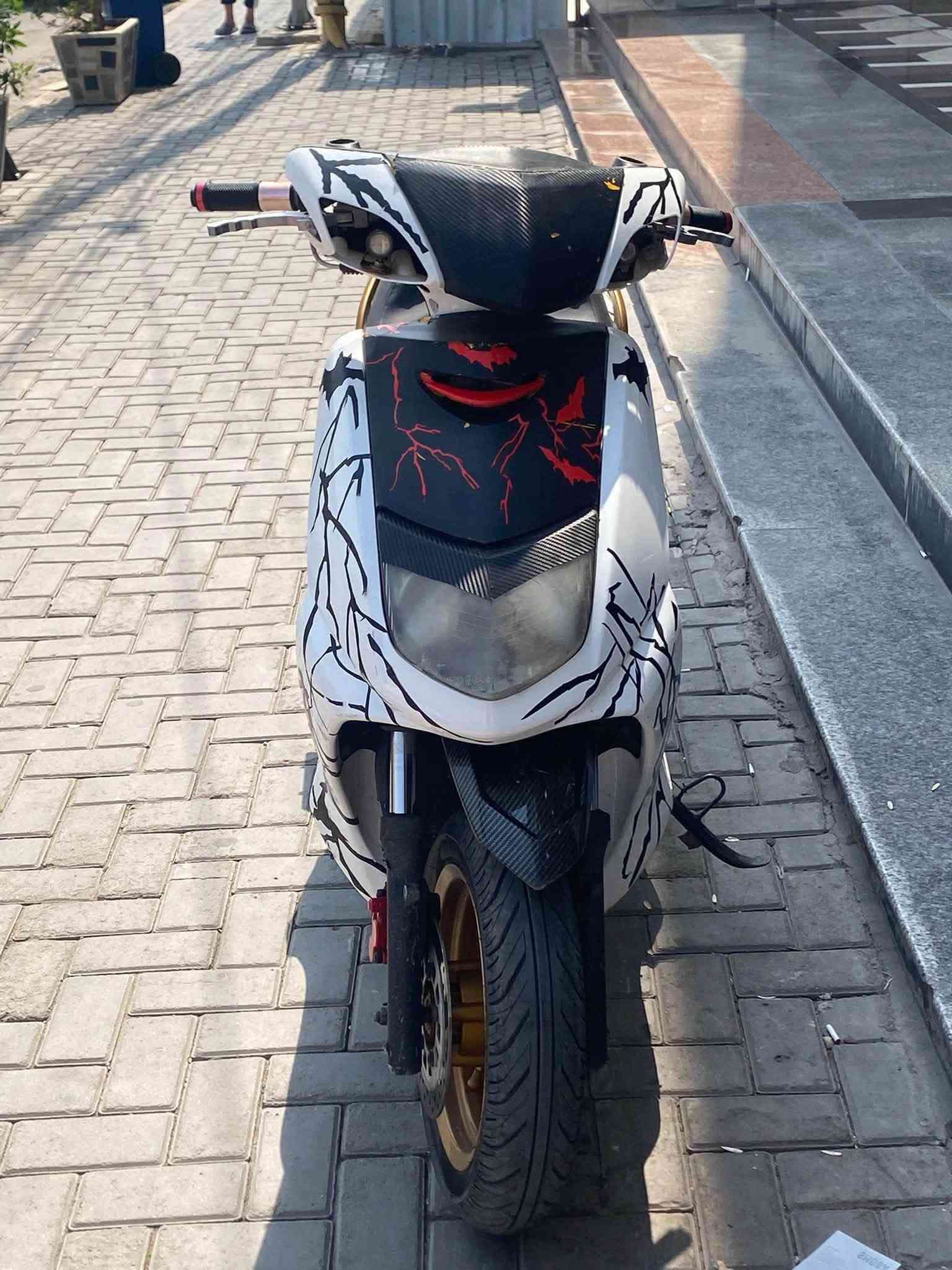 سلام عليكم
سكنس نثيه للبيع 
مكينه ناعمه نكره سلف بكل وقت
بوشه 58.5 
كلجات ncy
صالنصه بوري عدل جديده
قاعده رقم
جاملغ امامي كاربون
واقيه تاير خلفي كاربون 
كشن رياضي
كابريتر بلادي
يدات سكليتر رياضي
يدات بريك رياضي 
قفل ستيرن 
وياله اسود خلفي امامي ذهبي
سبايدر ذهبي
دبلات شغاله طستها فول
كهربائيات شغاله 
دراجه شعله ومعدل شلعتها تشك لكاع
سعر 750قفل
رقم ***********واتساب
اتصال وواتساب ***********
مكاني بغداد الدوره طعمه
