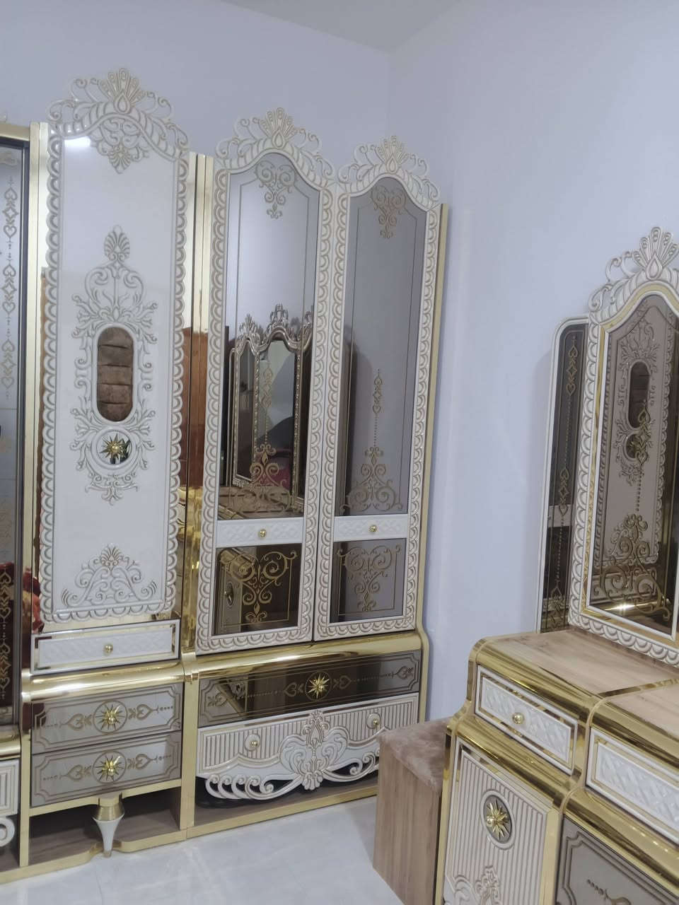غرفة نوم تركي درجة اولى 11 قطعة السعر 2 مليون ناصرية الشموخ للاستفسار ‏‪***********‬‏
