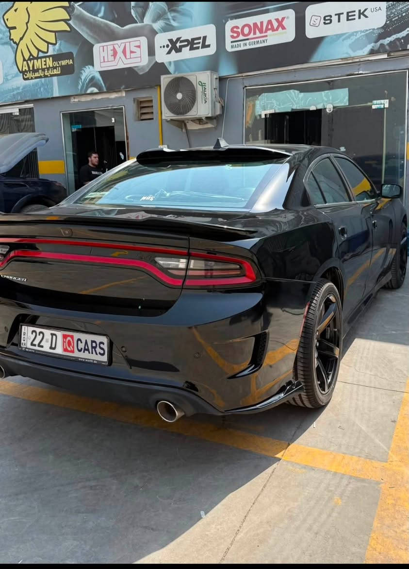 السلام عليكم
جارجر مديل 2020  sxt 
وارد امريكي 
ضرر جاملغ امامي جهه سايق مبدل بلادي نفس جهه جاملغ خلفي خشم 
قطعتين فقط بدون ايربالكات ودواخل 
البنيد البلادي موجود 

 6 سلندر فول مواصفات ماعدا مري شفط 

فتحت سقف
كامره خلفيه رادار 
مثبت سرعه
كشن سايق كهرباء 
شاشه لمس كاربلي 
تدفئه تبريد كامل 

السياره استخدام منزلي شادلها تخم تايرات برجستون مليون سعره 
كامله مكمله من كلشي 

ماشيه 45 الف ميل فقط 
رقم اربيل باسمي تحويل ثاني يوم 

مكان سياره بغداد ***********
