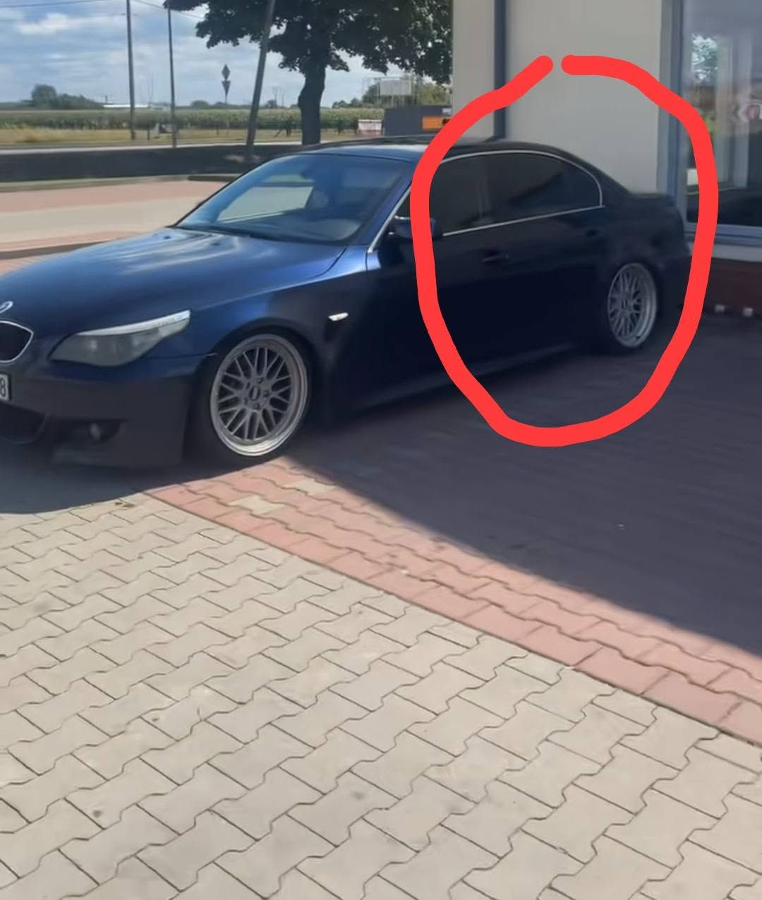 السلام عليكم......للبيع....عندي هاذ الباب مال بي إم  E60 أتوقع...... لأبي زنجار ولا خياس ...... أكتب أي سعر وتعال أخذه... الصراحه ما اعرف بيهن، ❣️ ***********
