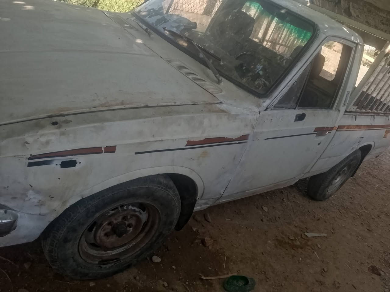 سياره تيوتا موديل 78 محرك وكير نضيف الكشر مبين ب عين السعر 20 وبيها مجال الاستفسار الاتصال على رقم ***********
