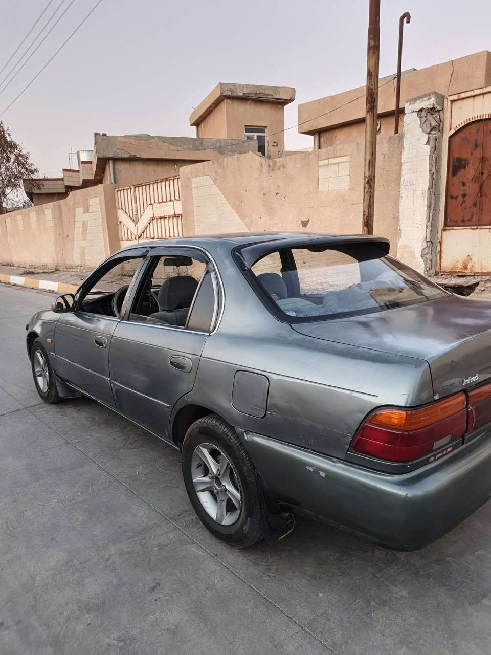 كورلار لبيع موديل 1993سياره نضيف اي نقص مابي سعر 50بي مجال عنوان ديالى رقم ***********
