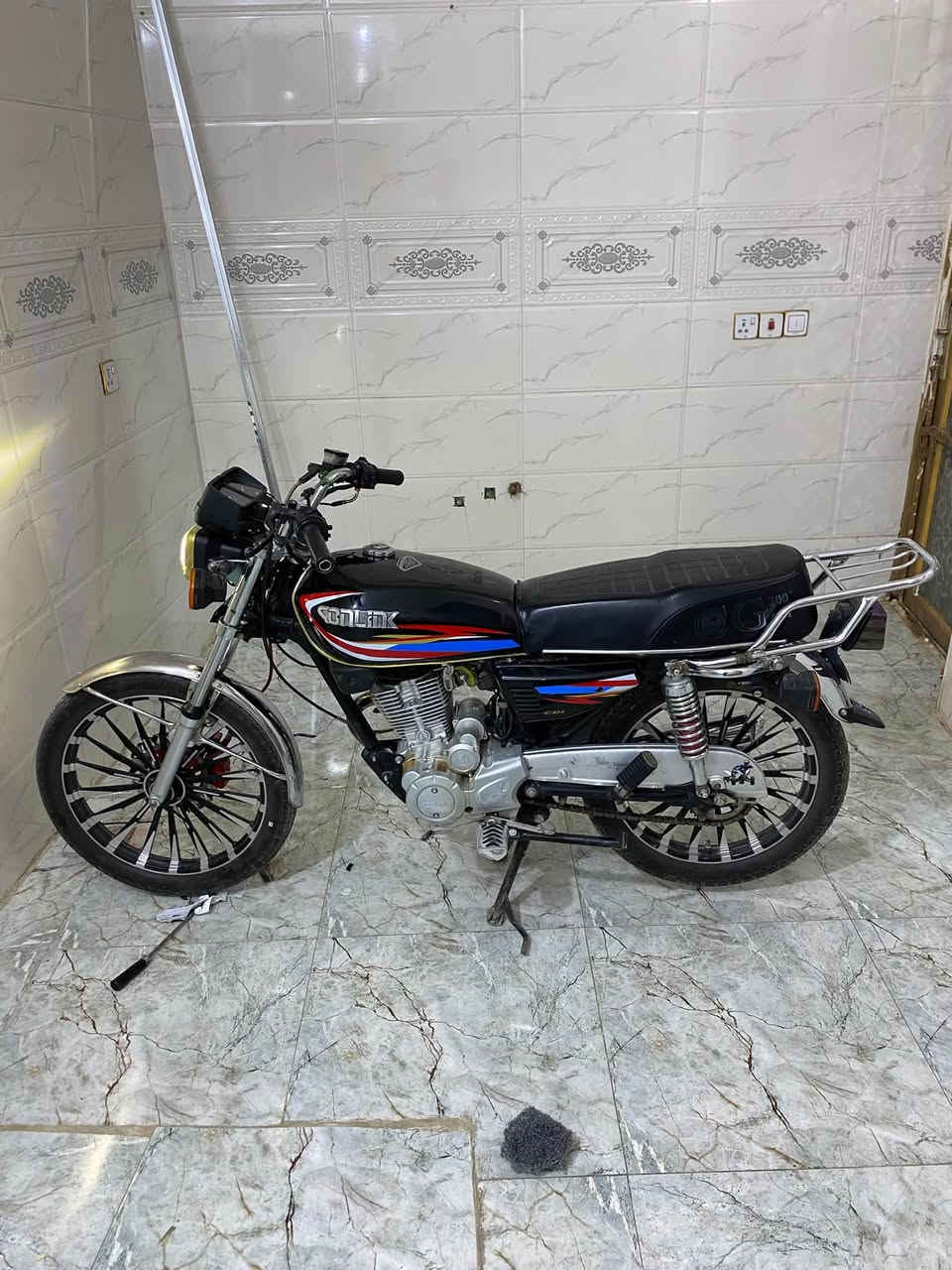 سلام عليكم دراجه 5كير سونك موديل 2025 دراجه جديد ما متعوبه دراجه أوراق سكنر محرك.,200 cc الدراجه كفاله عامه عنوان كربلاء حي العباس سعر 550،000الهاتف ***********
