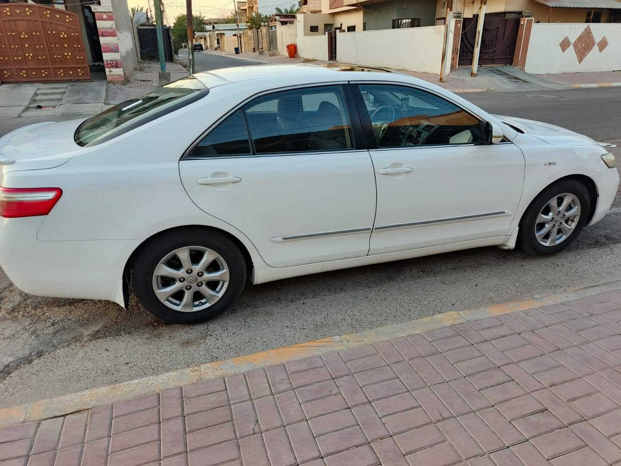 السلام عليكم
للبيع كامري ٢٠٠٩ خليجي فول مواصفات 
مكفوله من الصبغ والتبديل على وضع الشركه 
رقم بغداد ٤ ارقام شرط التحويل 
ماشية ١٥٢ الف كيلو 
كير محرك صدر كله شرط السبير بعده منازل 
الواقع احله من الصور
السعر ١٢٥ وبيهه مجال 
للاستفسار ***********
