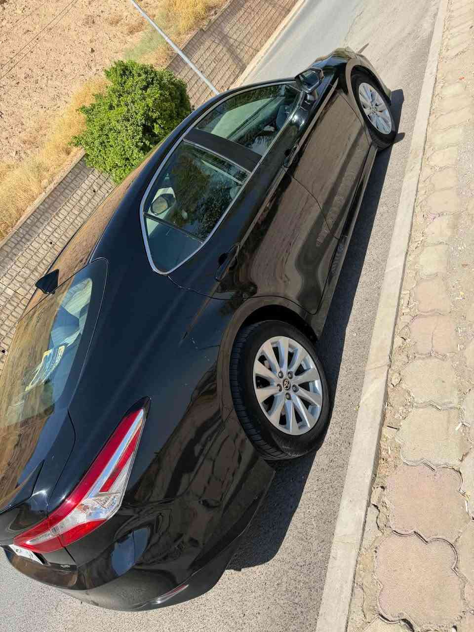 سەنەوی تازە بەسەر چوە غرامەو 
بەناوكردن بەشەرت
سەیارەكە زۆر پاكە بوڕغی تیابانەدراوە هەموو گیانی بەشەرت تەنها بۆینتو چەمەلەغێكی سبووغە ناوی نەگرتووە
*********** كويسينجاك, أربيل
