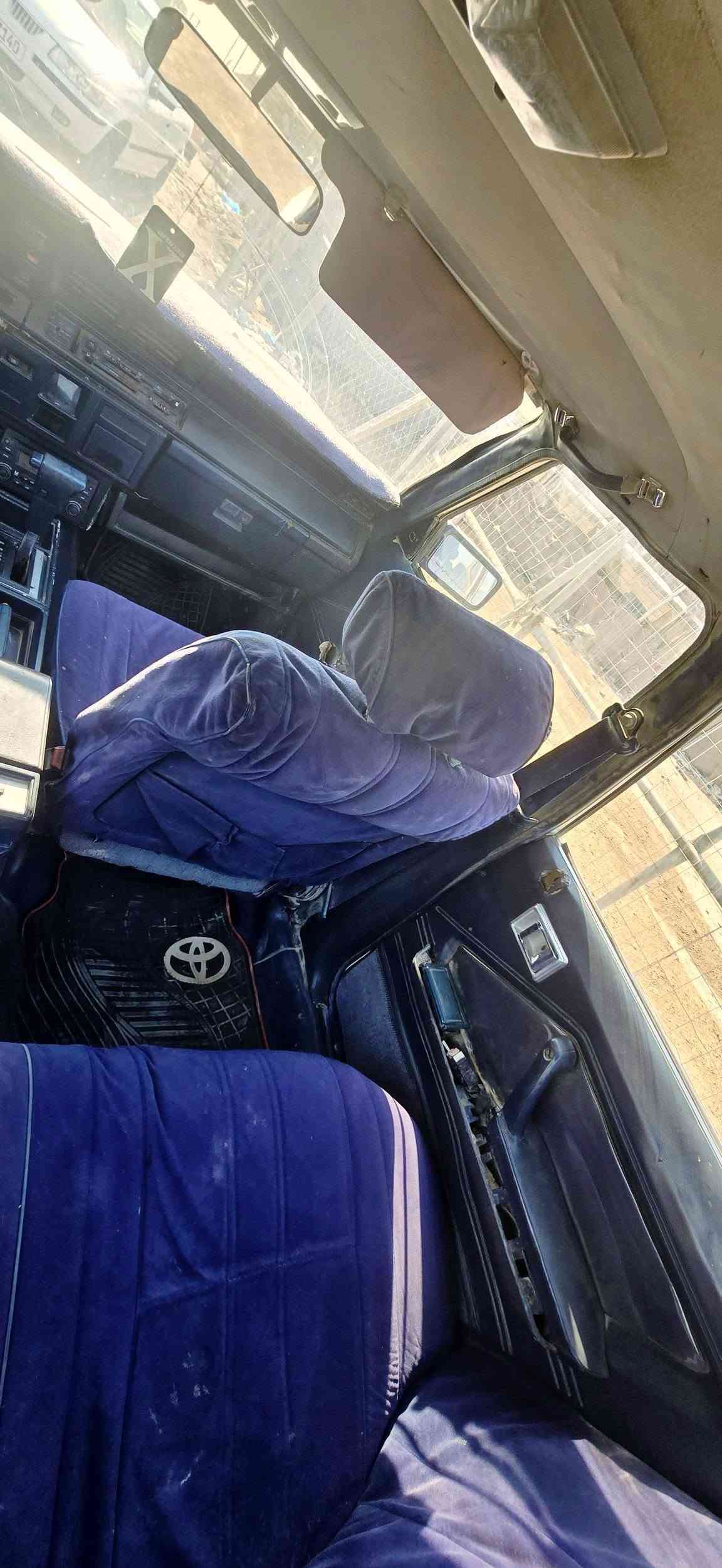 سوبر ٨٥ بدون ضربه بدون صبغ مكان ديوانيه شاميه وحالين بالناصريه وياي بدوام
رقم بغداد انكليزي  هزه ما صاقطه 
كهربايات كله شغاله 
تخم تاير حداديه كفاله 
مكينه ٢٥٠٠ بطه بيه دخان بس بالكفخه 
كير اكسن كفاله ما ناقصه كلشي التحق وانزل بيه خير من الله 
*********** واتساب 
بيع او مراوس مع الفرق (سعر٣٧ وبيه مجال قليل )
