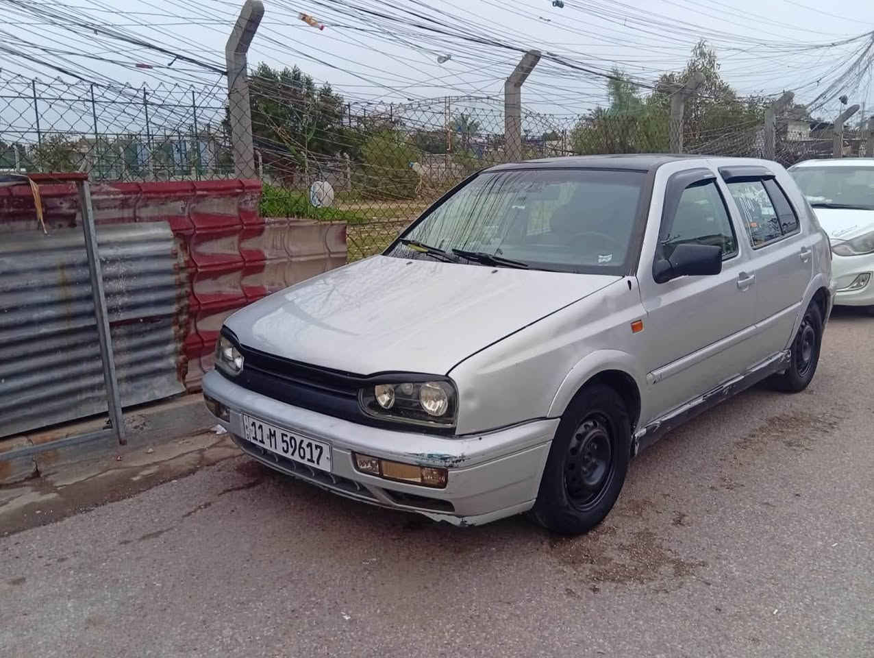 السياره K3موديل 1994 باسمي تحويل مباشر محرك 1800 صدر جديد باتري جديد داينمر جديدتبريد شغال منضومه جديده بيها  تايرات جدد كشرها نضيف بس الكير بي خلل بس 2 نمر تجي اعتبرها كير كايم وكلشي بلتفاق سعرها 33 وبيها شويه مجال مكانها بغدادزعفرانية
***********

