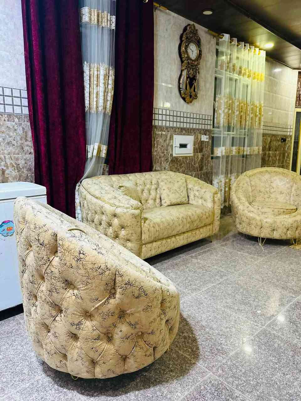 السلام عليكم
تخم 7 نفرات اخو الجديد للبيع 
اني دوشمجي ومشتغله بيدي لبيتي وحتى ضمان انطيك بي 
 السعر 600 وبي مجال وبعيوني 
المكان نادر الاولى 
***********
