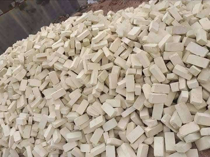 طابوق للبيع بأنسب الأسعار... طابوق انجكتر وطابوق بيرنه.... لدبل 4000 والزياده 250 طابوقه.. ويوجد كذالك كسر نضيف وبسعر مناسب... توصيل داخل ميسان فقط للحجز الاتصال عل رقم ***********
