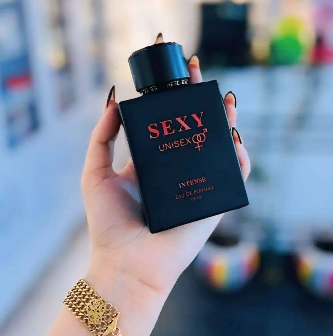 رائحة هذا العطر كافية لأن تغريك لتجربة ولو لمرة واحدة في العمر
عطر سكسي كالانسجام الدافئ لأشعه الشمس بين طيات الربيع الخلابه
فإن عطر sexy مخصص لتلك السيده المتميزة و السيد الراقي.
سيدتي مع هذا العطر ستأسر الانفاس بفضل عطره الخلاب الذي يغمر محيطك. 
من اشهر العطور الفرنسية sexy ♥️لحجز واستفسار واتساب ***********
