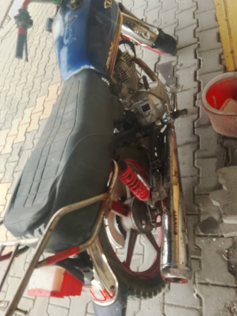 للبيع سافانه موديل 20اوراق بابل محاويل ناحيه الامام***********
