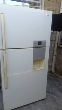ثلاجة • للبيع