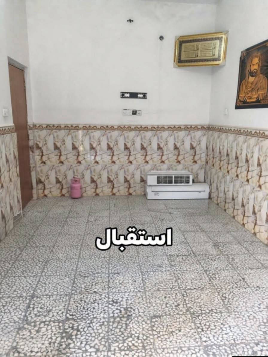 يالله دار  رهينه رهينه  المساحه 100متر🏣
العنوان كوفه حي ميسان شارع الشيوخ قرب سكلت رعد 
 
سنتين وقابل التجديد طابوزرعي سند 25

شارع تبليط  10متر  ويه البت كاونتر وثلاجه وماطور ماي 

أساس صب سقف صب بناء طابوك سماوه 

يحتوي ع غرفه  وستقبال ومطبخ وصاله  وتخاريج داخليه وخارجيه 

الستفسار تصل ع رقم ***********وتساب. يوجد كافت

 المساحت الزرعيه

نص مكتوب في الصور:
- المدخل
- استقبال
- صاله
- الكاونتر مع المنزل
- حمام خارجي وحوش
- غرفه