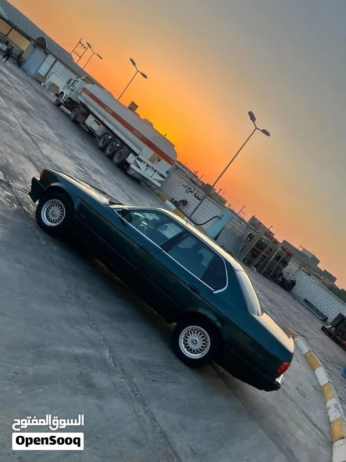 بي ام دبليو ٧٣٥  لون زيتوني  مصبوغه جماليه مكفوله كير مكينه تبريد كهربائيات شغاله رقم انكليزي بصره باسمي سنويه لل ٢٠٣١  هاذ شهر مجدد سنويه تحويل مباشر  سعر ٥٥ وبيها مجال ***********

نص مكتوب في الصور:
- السوق المفتوح
- OpenSooq
- السوق المفتوح OpenSooq
