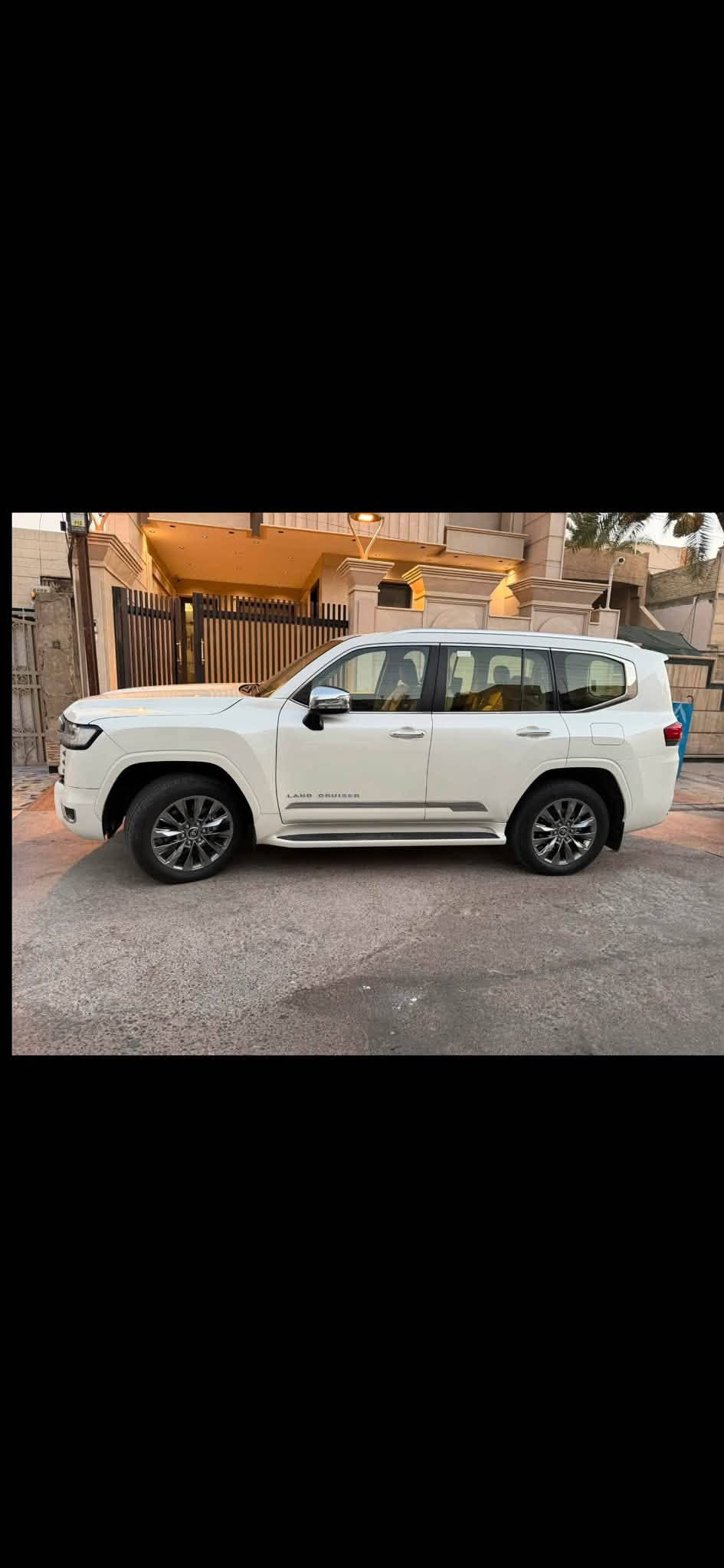لاندكروز توين تيربو 2023 للبيع او مراوس بجمسي الفيشن 2025_2026.  VX_TWIN_TURBO_SAS
ماشي 57 الف حقيقي 

مواصفات دبل كشن كهرباء

جلد اصلي 

صندوك كهرباء

حساسات امامي خلفي

رادار امامي خلفي 

مري شفط

واصفات الاندكروز معروفه سياره جديده وكفاله عامه

***********      البلديات شارع المصرف
