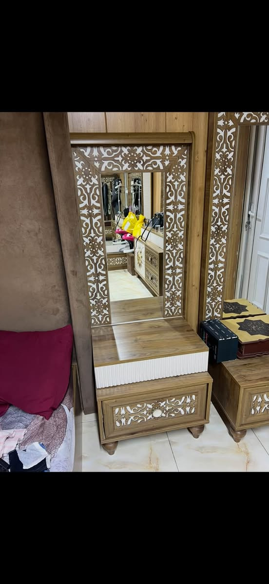 السلام عليكم 
غرفة نوم اثاث تركي للبيع
٧ قطع 
خشب اصلي درجة اولى 
ما متعوبة
بغداد - البياع - حي الرسالة
السعر : ٨٠٠.٠٠٠ و بيهه مجال زين
للشراي الاتصال على :***********
ابو ملاك
