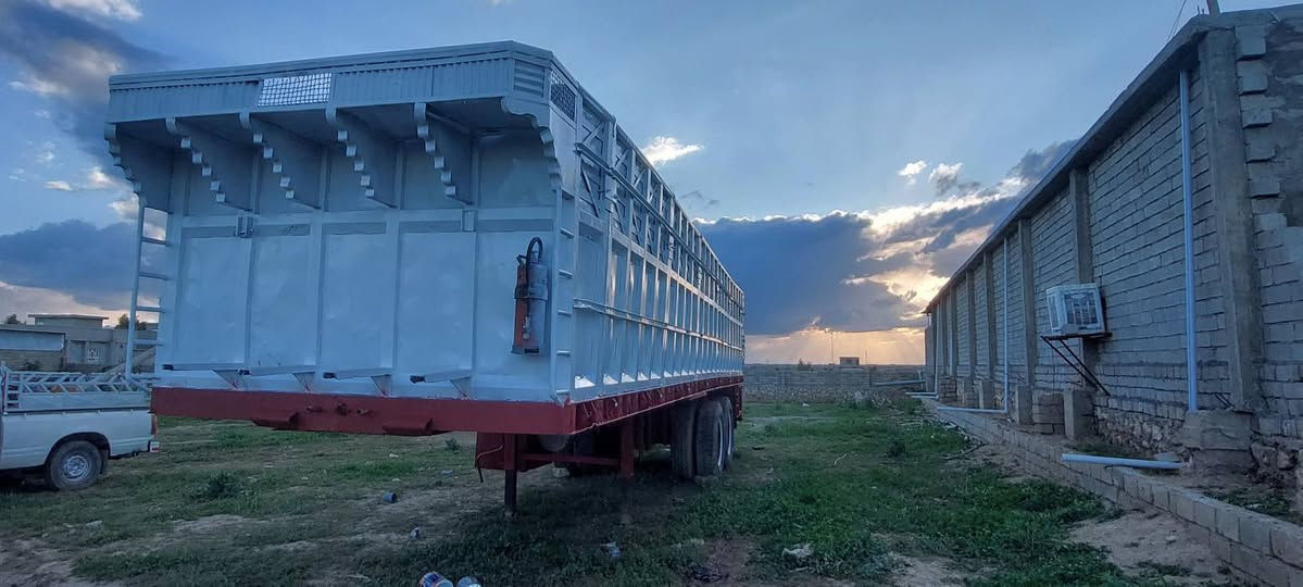 عربانه للبيع نضيفه بدون خياس شرط
طخم تاير جديد 24 
تاسيس كهربائيات..  بريكات كلها شغاله. صبغ جديد 
السعر 55 وبيها مجال  مكانها ربيعه
***********
***********
