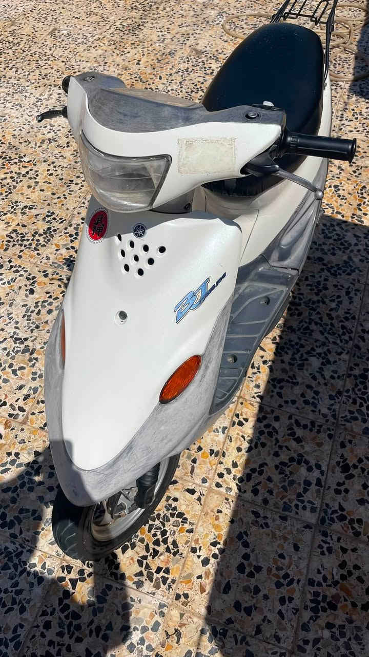 سلام عليكم
ياماها للبيع اوراق بسمي 
دراجه ماكامله سلف هندر 
كهربائيات كله شغله كيلو متر 
كيج البانزين اناره كله شغاله 
مامفتوحه ولا بيه صوت اكسن 
دراجه جديده كلش 
سعر 725 وبيه مجال 
***********
