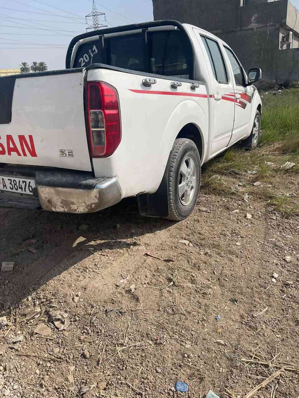 نيسان نيفاره • موديل ٢٠١١ • كير عادي