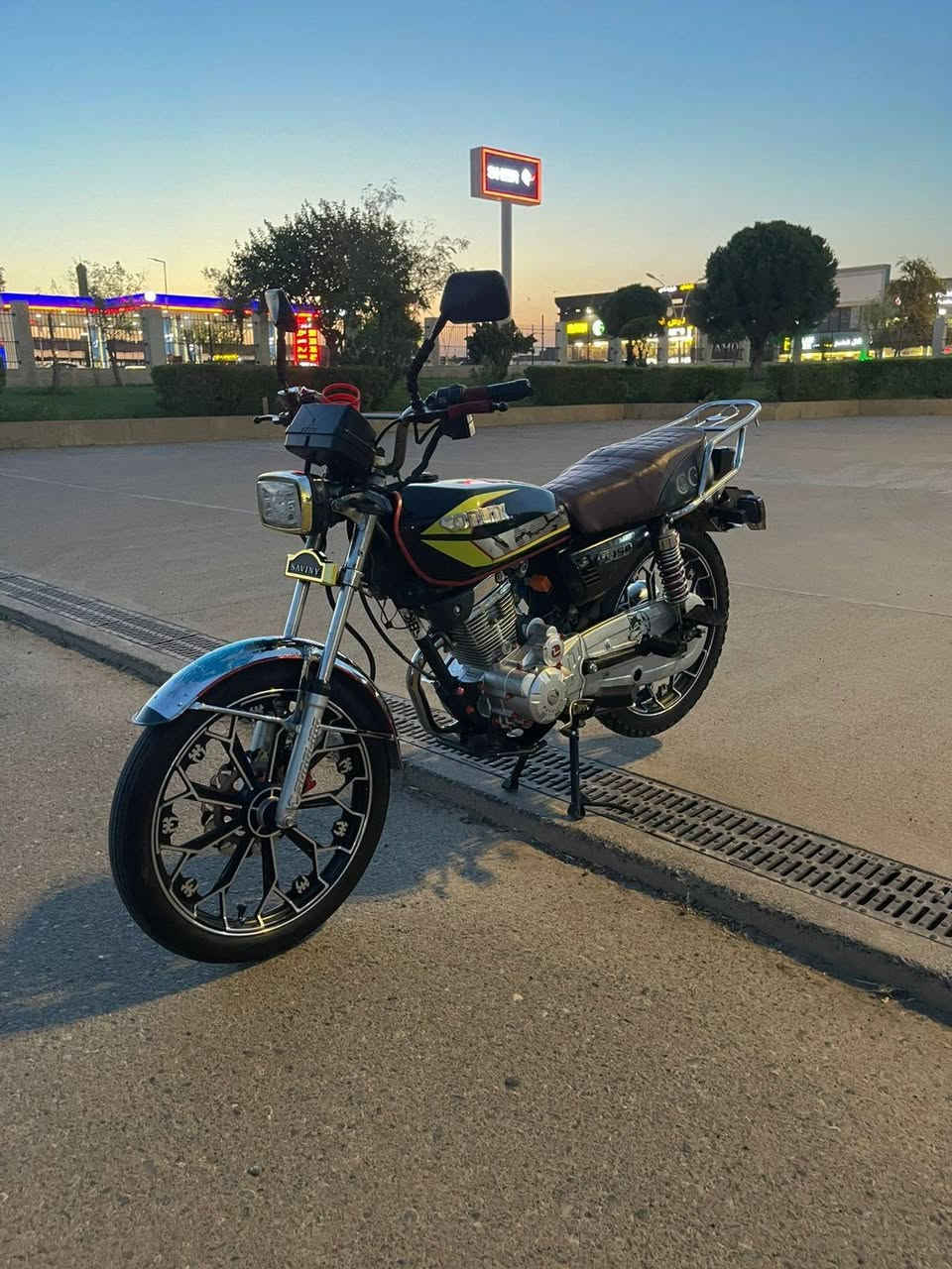 سلام عليكم للبيع ماطور سونيك  محرك 150cc موديل 2024 ماناقصو ربع سعر 650 وبي مجال عنوان اربيل رقم واتساب ***********
