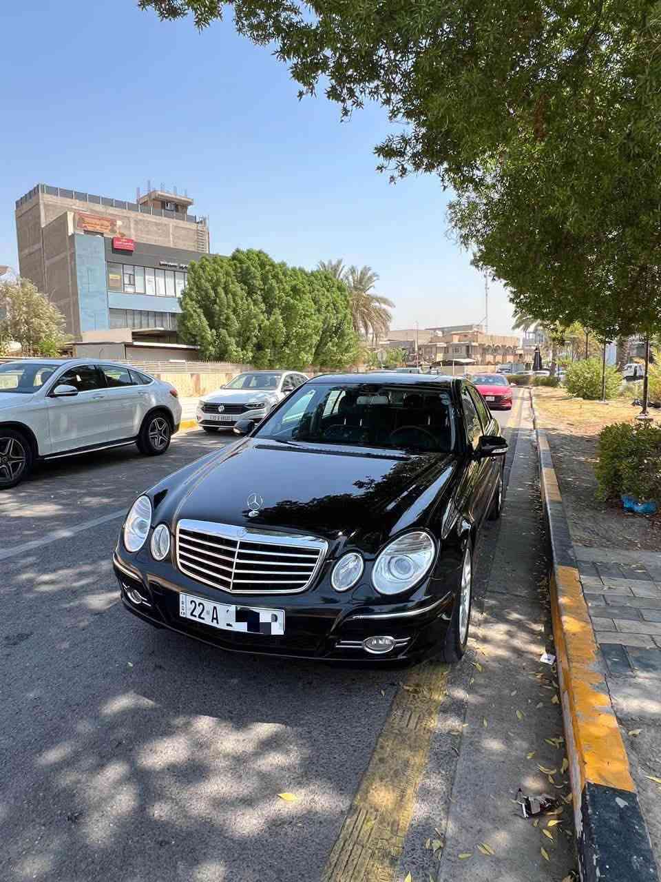 ╔═══ ❖ بسم الله الرحمن الرحيم ❖ ═══╗
🚘 مرسيدس أم عيون W211 E350 موديل 2008 🚘
🔥 المرغوب والمكفول 🔥

• محرك وكير مكفولات
• كير 7 نمر
• السيارة طيارة ما شاء الله 🚀
• نادر تلكه هيچ قطعة، وبهالنظافة وبهالمواصفات 👌
• وضع البلادي 
• كشنات جلد
• تبريد وتدفئة للكشنات ❄️🔥
• تحكم كهربائي بالأبواب
• فتحة سقف
• ستيرن تحكم كهربائي
• صعود ذكي
• نظام ترحيب
• سماعات دمام 🔊
• السيارة نظيفة كلش ✨
• الصبغ بيها ربع جاملغ فقط: الأمامي الأيمن

💰 السعر: 150 ورقة

📞 للاستفسار:
***********
موقع السياره بغداد اليرموك
╚═══ ❖ الله يرزق الجميع ❖ ═══
