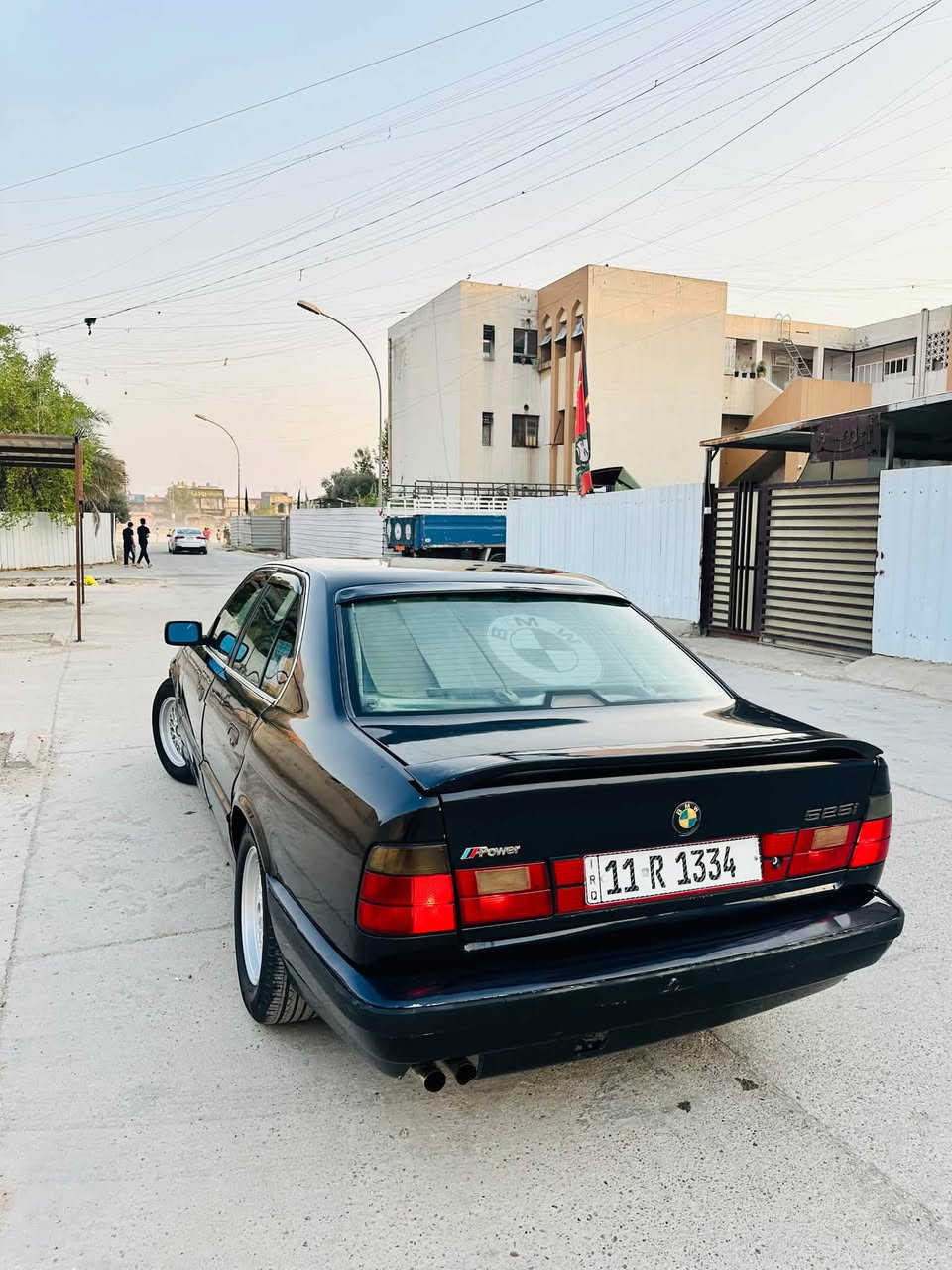 السلام عليكم 
بي ام دبلو BMW للبيع فقط
موديل 90
رقم بغداد اللون ازرق نيلي
محرك 525 مسكر فانوس
شاشه تبريد كشنات كهرباء كشنات جلد تحكم ستيرن
مكينه كير مكفولات تخم تاير
السعر 60 بيه مجال بسيط 
للتواصل ***********
مكان السياره بغداد المحمودية
