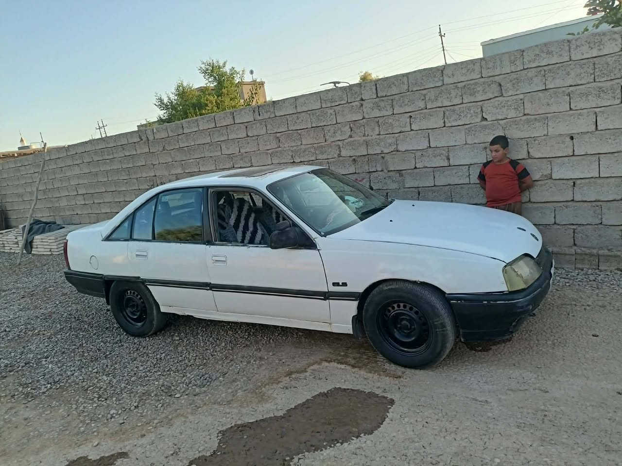 مكلف بالنشر اوميكا 20 محرك كير صدر درجه اولى شرط تبطنش بالتبليط بدون حادث بدون صبغ رقم ألماني ترايك مكه المكرمه  وكاله وتحويل السعر 20 وبيها مجال بسيط*********** مكان السياره الشركاط الهيجل

