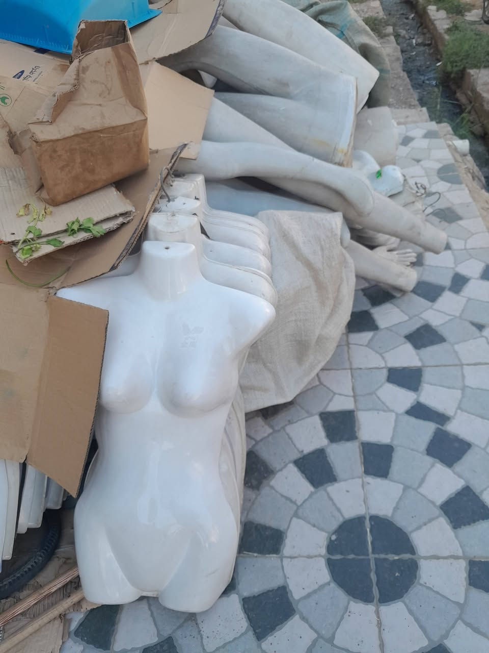 للبيع سعر مناسب ***********
