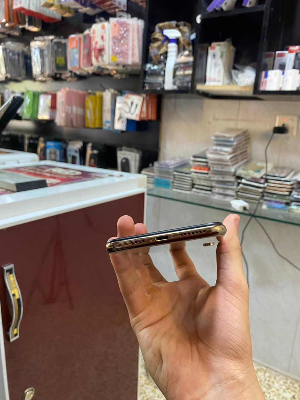 ايفون Xs Max
ذاكرة 256✅
شريحة 1✅
نضافة 90%✅
مبدل شاشة اصلية✅
مبدل بطارية اصلية✅
سعر 210 وبي مجال بسيط✅
 للتصال و الاستفسار ***********✅
