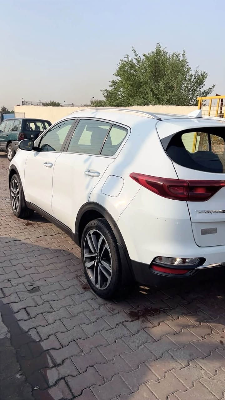 السلام عليكم
سبورتج 2020 خليجي وكالة الدولية 
مواصفات اساسيه 
بدون صبغ مكفوله 
مكان السياره بغداد  الشعب 
للاستفسار الاتصال 
***********
