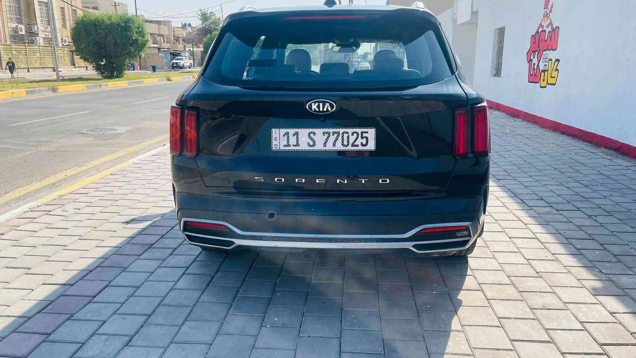 سلام عليكم للبيع 
كيا سورنتو موديل 2022
وارد كوري  ضرر ٤ قطع 
السعر 175 
بيع مستعجل 
السياره فووول مواصفات واحد ع واحد 

محرك ١٦٠٠ تيربو  هايبرد 
٧راكب 
جلد
كشنات منفصل 
كشن حرار بارد 
وكهرباء 
رادار امامي خلفي جانبي 
٤ كامرات 
ماشيه٨٠  الف 
ذاكره بيبان 
شفتات ستيرن 
سايد بريك دكمه 
تشغيل عن بعد 
كير ماوس 
مري شفط 
داخل مشمشي 
وبعد 
السياره بيها مواصفاات خياليه ***********

