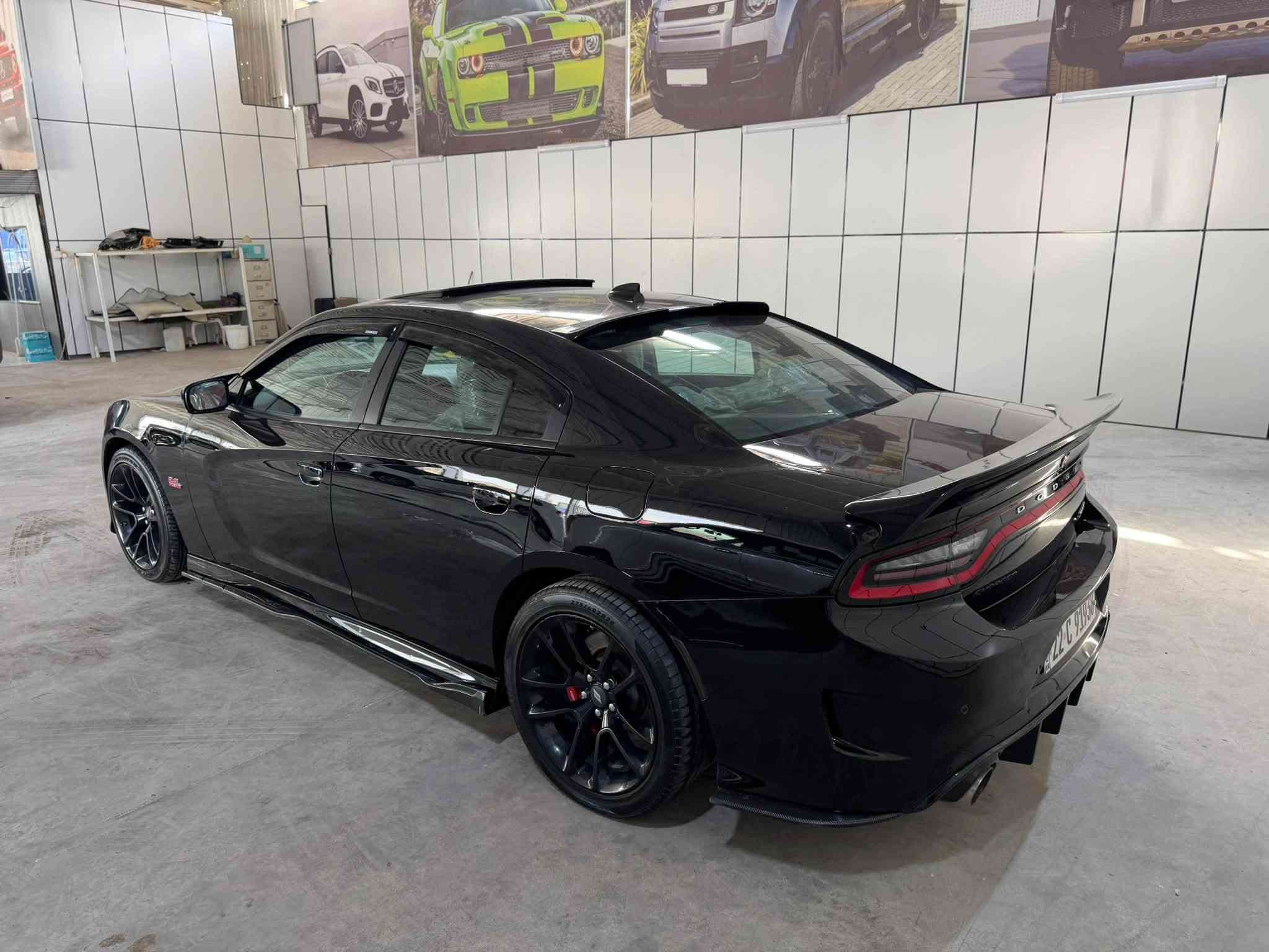 للبيع جارجر SRT  موديل  2021
السعر جداً مناسب 
كير مكينه كفاله 
محرك 8 سلندر  SRT 
السياره حلوه كلش ومصروف عليها هواي
مكان السياره بغداد 
للتواصل واتس او اتصال
***********
***********
