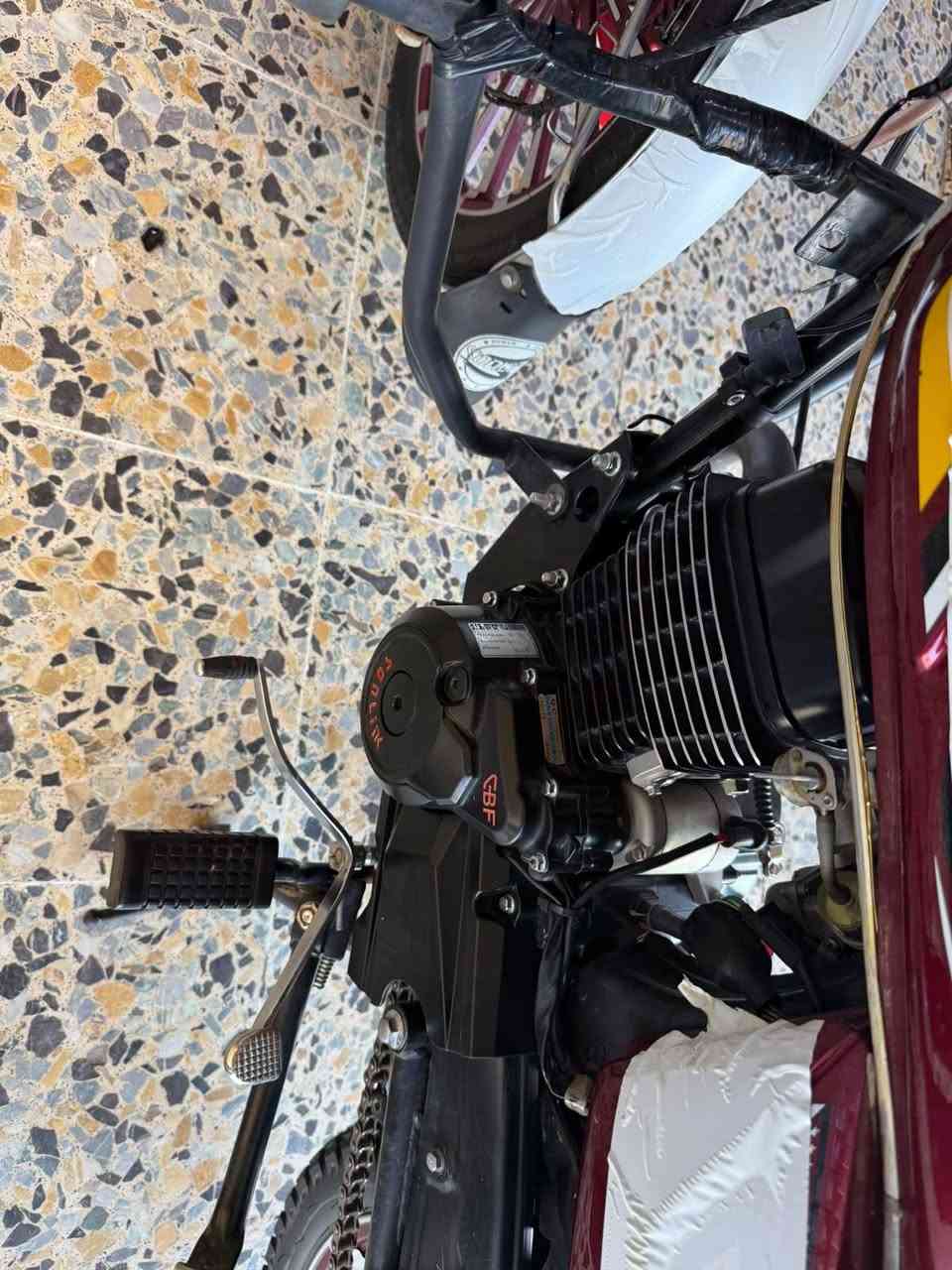 السلام عليكم شباب دراجه سونك محرك 200ضاغطه وزنجيل الدراجه نضيفه وخير من الله الدراجه موديل 25محرك اسود السعر 950وبيه مجال للشراي والي مو شراي لا يدخل ويعامل تمام جماعت ال800 و850لتعلق يرهم مراوس هم حساب القناعه الاستفسار علئ هاذ الرقم *********** بي واتساب ارجع واكول الموشراي لا يدخل يعامل
