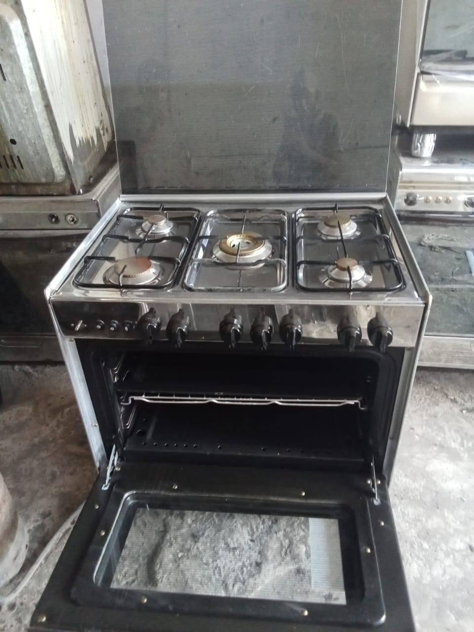 للبيع: طباخ تكنوكاز (Technogas)
القياس: 80 × 60 سم.
​الحالة: ممتاز ونظيف جداً اخو الجديد. 
​السعر: 220 ألف دينار (وبي مجال بسيط للشراي الجاد).
​الموقع: بغداد - حي البتول.
​للتواصل والاستفسار: ***********
