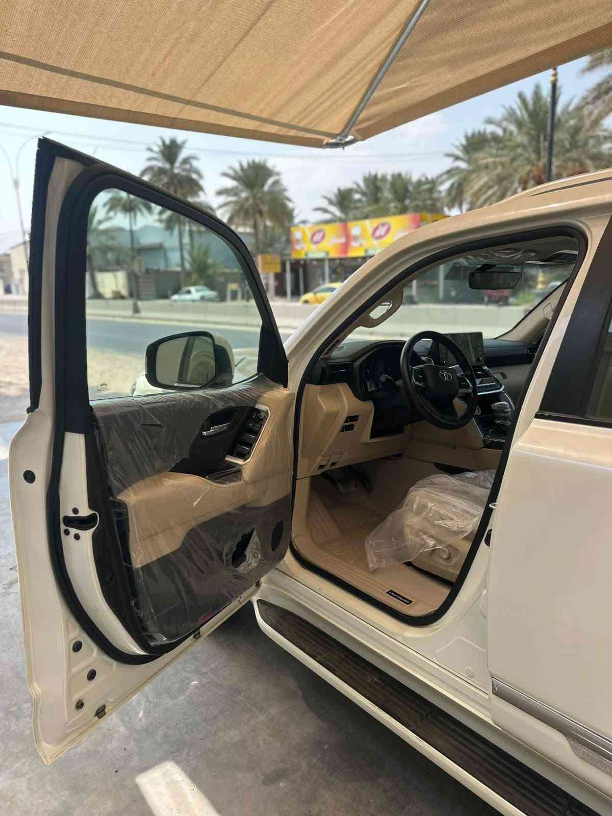 لاندكروزر موديل 2022 فول مواصفات
ماشيه 39 رقم بغداد بأسمي مغلفه ppf حمايه 
مكفولة كفالة عامة من كل النواحي استخدام شخصي ***********

