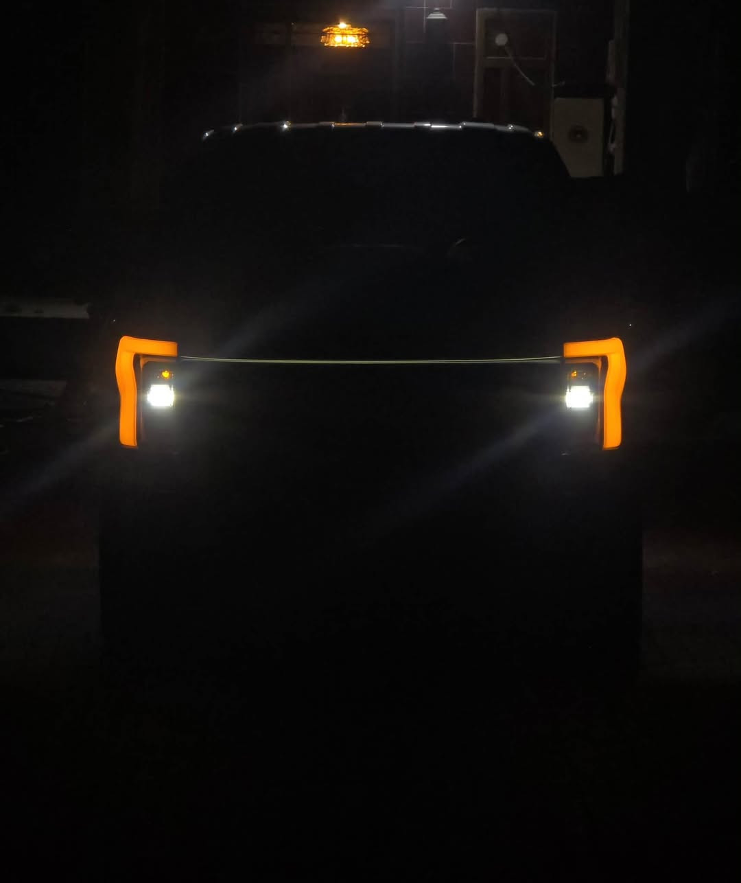 سلام عليكم
فورد F150 lightning 2023 XLT

بيع فقط بدون مراوس 
كهرباء بالكامل

السيارة بدون ضرر كلين تايتل مكفولة كفالة عامة من الدعامية للدعامية

ماشية 31,000 MILE

لون اسود ملكي

مغلفة PPF بالكامل اسود طافي MATT 

السيارة فول موصفات

كشنات قماش 

تدفئة وتبريد الكشنات

تلث وضعيات خزن للكشنات

تقديم وتاخير دواسات الوقود

شاحن لاسلكي

شاشة تيسلا بلاد قياس 15.5 انش

سماعات b&o

اضاء محيطية بلادي 360 درجة

اضاء امامي عدسات LED متحرك

5 كامرات

كامرات 360 درجة

حساسات 360 درجة

نضام القيادة الذاتي

نضام المحافضة على المسار

وعدم الخروج من المسار

نضام المحافضة على المسافة مع السيارة الامامية

نضام الاصطفاف الذاتي

شاشة عدادات دجتل متغيرة حسب نمط القيادة

اربع وضعيات قيادة

گير طيارة طرح 

طاولة وصطية 

مرايات جانبية شفط

رمز الدخول بدون مفتاح على الابواب

فتح الابواب وقفل الابواب على بصمة اليد

فور ويل 4*4

صندوق خلفي كهرباء شفط

درج في باب الصندوق

صندوق امامي كهرباء شفط

مدا شحن يصل الى 500 كيلو

قدرة حصانية 580 حصان

مع عزم دوران تورك 1.050

تسارع من 0-100 في غضون 4 ثواني

تدعم الشحن السريع

امكانية استخدام السيارة كمصدر طاقة للمنزل في حال انقطاع التيار الكهربائي

وبعد هواي مواصفات ممذكورة

السيارة مناقصها برغي وصرفيتها 0 لا تحتاج تفول بانزين ولا تبدل دهن ولا تشيل هم الكير تشحن بالبيت وتطلع تفتر بلاش 

مكان السيارة : السليمانية

( رجاءاً لحد يراسل على الخاص او على الواتساب )

المهتم بالشراء يتصل وبالخدمة 🌹

السعر بلاش اتصل وتدلل ***********
