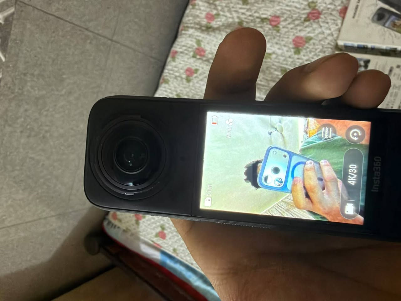 كامره انستا 360 X4
استعمال مرتين فقط، وما بيها أي عطل أو مشكلة.

🔹 تصوير 360° بدقة تصل إلى 8K
🔹 تصوير فيديو 5.7K حتى 60fps
🔹 صور 360° بدقة تصل إلى 72MP
🔹 عدستان بزاوية 360°
🔹 مقاومة للماء حتى 10 متر بدون Dive Case
🔹 شاشة لمس 2.5 إنچ
🔹 بطارية 2290mAh
🔹 تدعم microSD حتى 1TB
🔹 تثبيت صورة قوي للتصوير أثناء الحركة
🔹 مناسبة جداً للسيارات، السفر، والـTikTok

📦 الحالة: جديدة تقريباً، استعمال مرتين فقط
🎒 الملحقات:  كامل الملحقات مع الكارتون
اكسسوارات🛒: 
١-عصى للكامره بطول ٣ متر 
اضافه للسعر ٩٥ الف 
٢-ستاند تثبيت على السياره 
اضافه للسعر ١٢٥الف
✅ ما بيها أي شي، نظيفة وجاهزة للاستخدام. سعر خاص
متوفر توصيل لجميع محافظات العراق
للتواصل والاستفسار يرجى الاتصال على الارقام التاليه 
***********
***********
#بغداد #الشعب_الصيني
