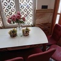 ميز طعام • ٦ كراسي